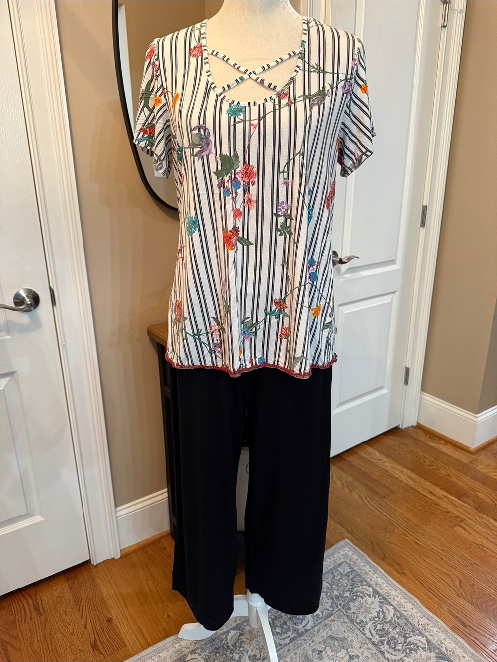 Soma Cool Nights Pajama Set M Floral Stripe Black Crop Soft Lounge Sleepwear